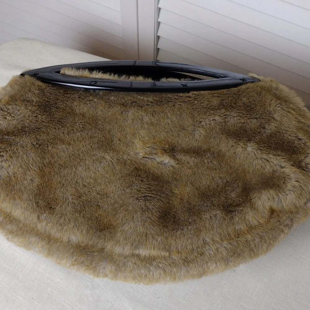 Shiraleah Furry Clutch